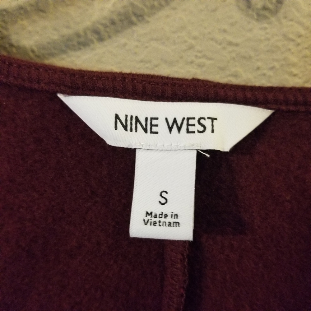 Nine West New Womens Maroon Long Sleeve Dress Small Ruffle on Shoulder Sz Small - Picture 7 of 7
